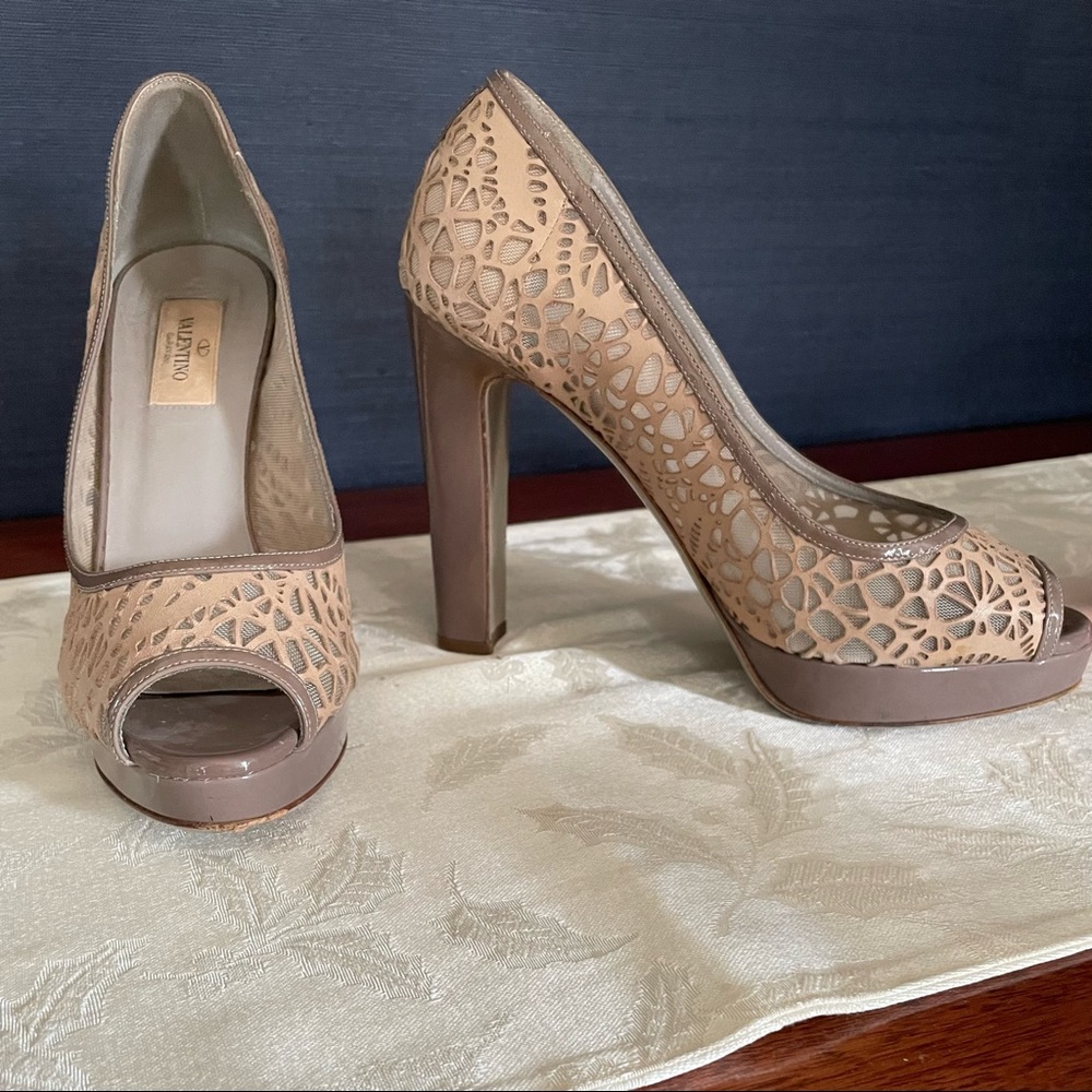 Valentino Garavani platform heel.